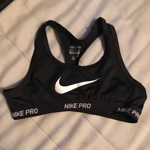 Girls Nike pro black sports bra Small